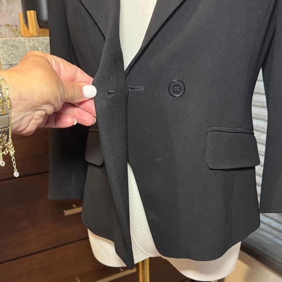 Woman's Ann Taylor Classic Black Blazer with 3/4 Sleeves. Size 2P - Picture 3 of 8